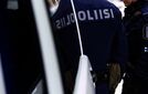Auto törmäsi moottori­pyöräilijään – Yksi kuoli