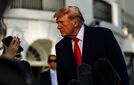 Trump ihastui senaattorin takapuoleen