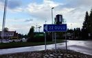 Liikenne­ympyrään ilmestyi jälleen näky, jota ihmettelevät sekä poliisit että virkamiehet – ”Kukaan ei tiedä”