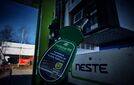 Vihdoin hyviä uutisia autoilijoille: Bensiinin hinta lähtee laskuun!
