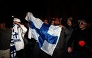 "Huomenna mä saikutan", huusi fani aamuyöllä – Nyt puhuvat terveysjätit ja EK
