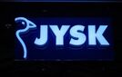 MTV: Kaksimielinen kirjoitusvirhe huvitti suosikki­ohjelman mainoskatkolla – Jysk: "Ei ehditty poistamaan"
